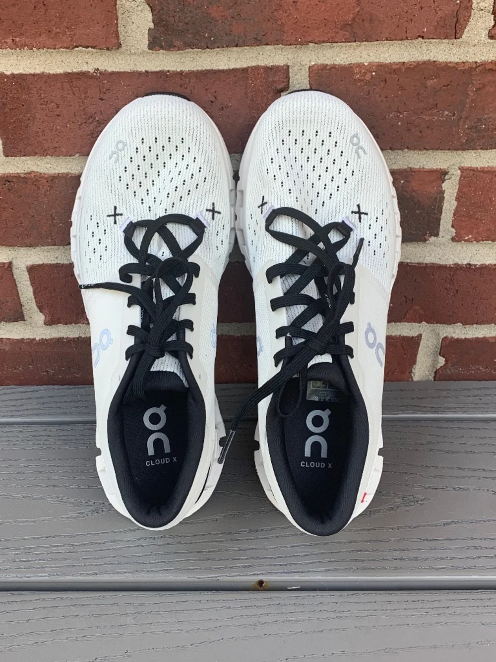 On Running Cloud X3 Sneakers